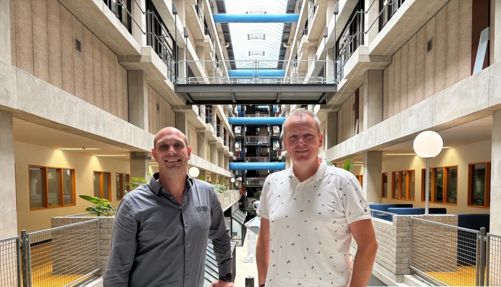 martijn-van-den-berg-cluster-manager-supply-chain-en-lid-van-de-stuurgroep-gdsn-en-milan-kezija-hoofd-operationele-inkoop-en-supply.jpg